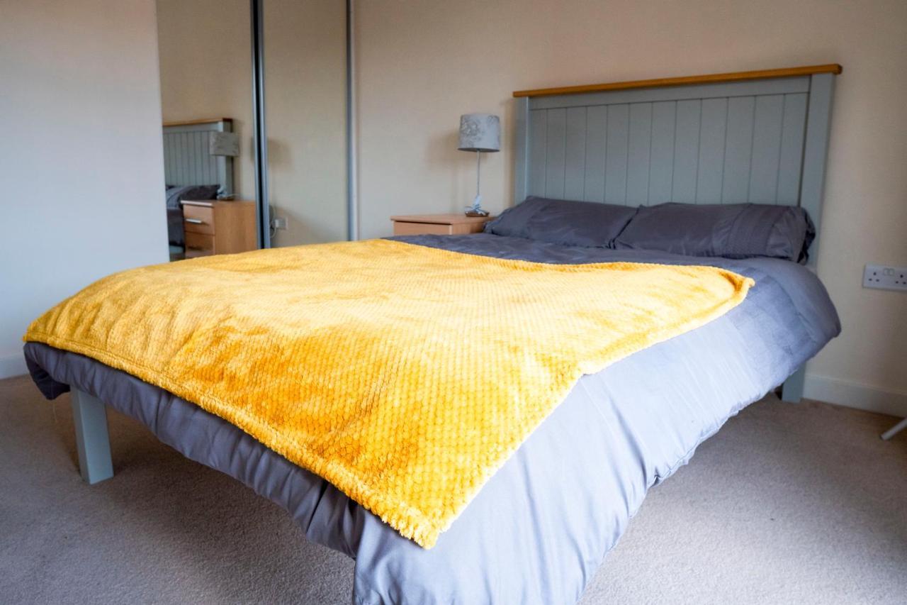 Spacious Two Bedrooms Apartment For Business And Holiday Portsmouth Bagian luar foto