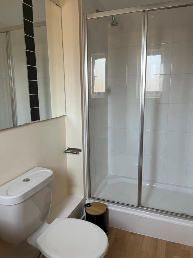 Spacious Two Bedrooms Apartment For Business And Holiday Portsmouth Bagian luar foto