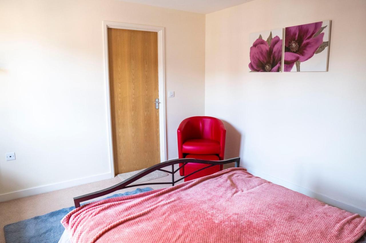 Spacious Two Bedrooms Apartment For Business And Holiday Portsmouth Bagian luar foto