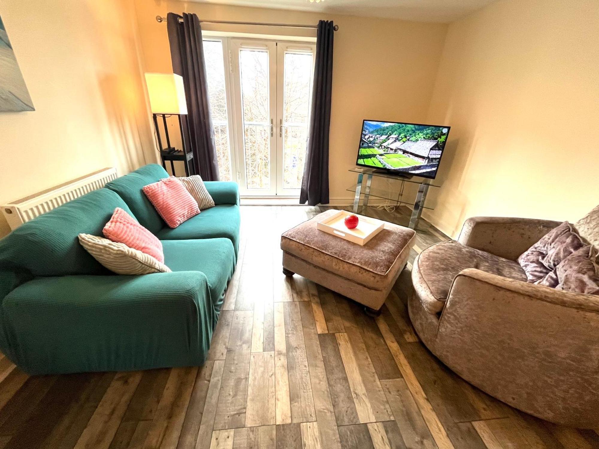 Spacious Two Bedrooms Apartment For Business And Holiday Portsmouth Bagian luar foto