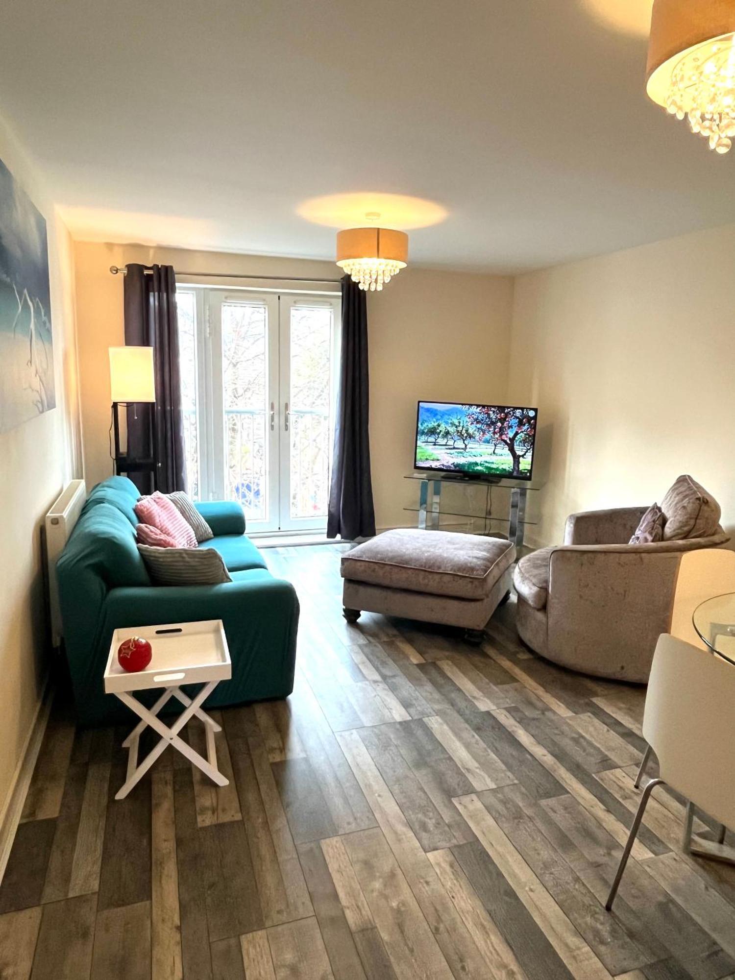 Spacious Two Bedrooms Apartment For Business And Holiday Portsmouth Bagian luar foto