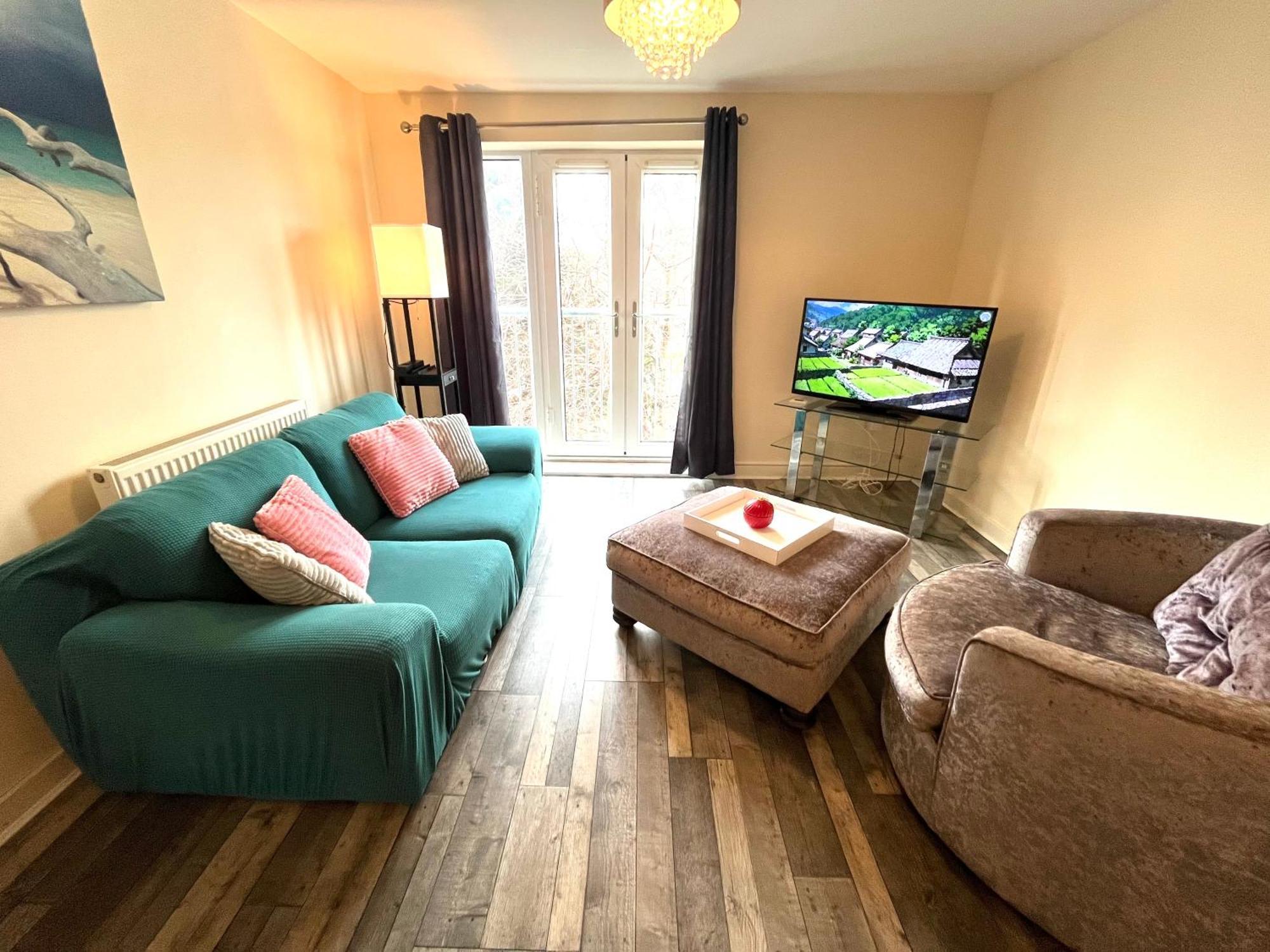 Spacious Two Bedrooms Apartment For Business And Holiday Portsmouth Bagian luar foto